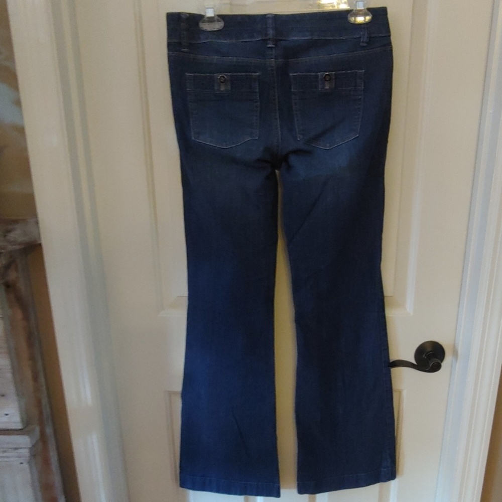 WHITE HOUSE BLACK MARKET JEANS 2R